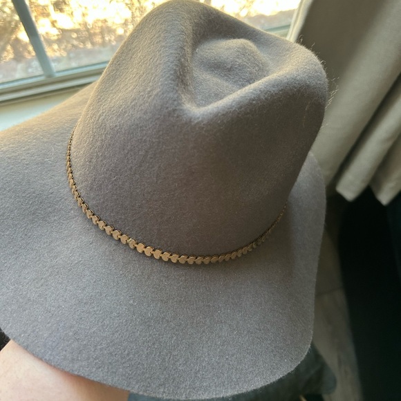 100% Wool brim hat brim with metal gold band. Soft and flexible. Light khaki EUC - Picture 2 of 5